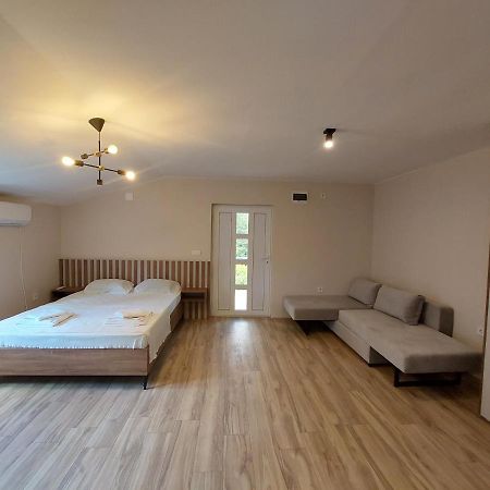 Superb Apartments Virpazar Buitenkant foto