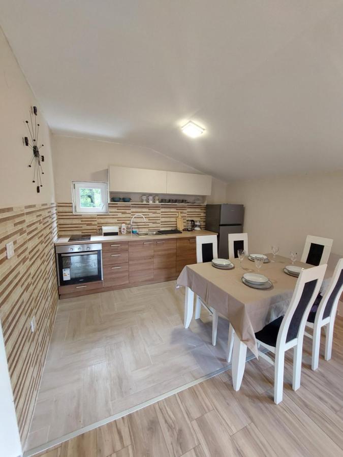 Superb Apartments Virpazar Buitenkant foto