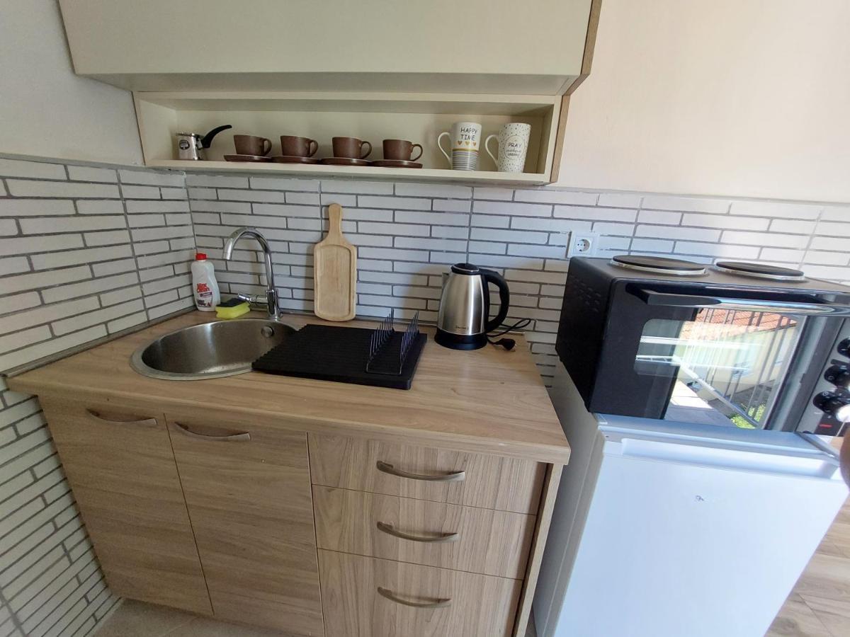 Superb Apartments Virpazar Buitenkant foto