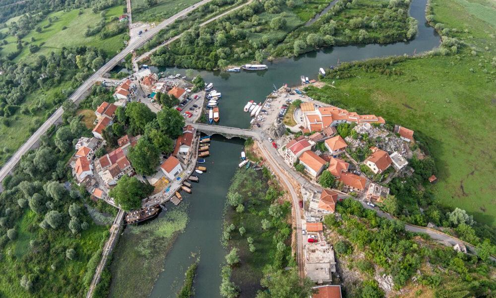 Superb Apartments Virpazar Buitenkant foto